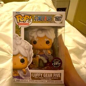 Funko Pop! One Piece Gear 5 Luffy #1607 Glow CHASE